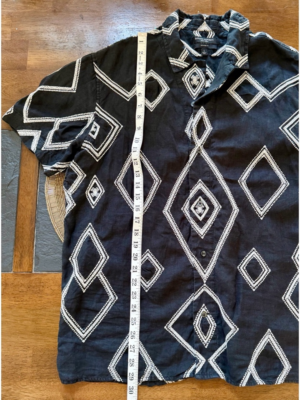 Banana Republic Men's Black 100% linen embroidered Print Shirt, relaxed fit - Picture 5 of 6